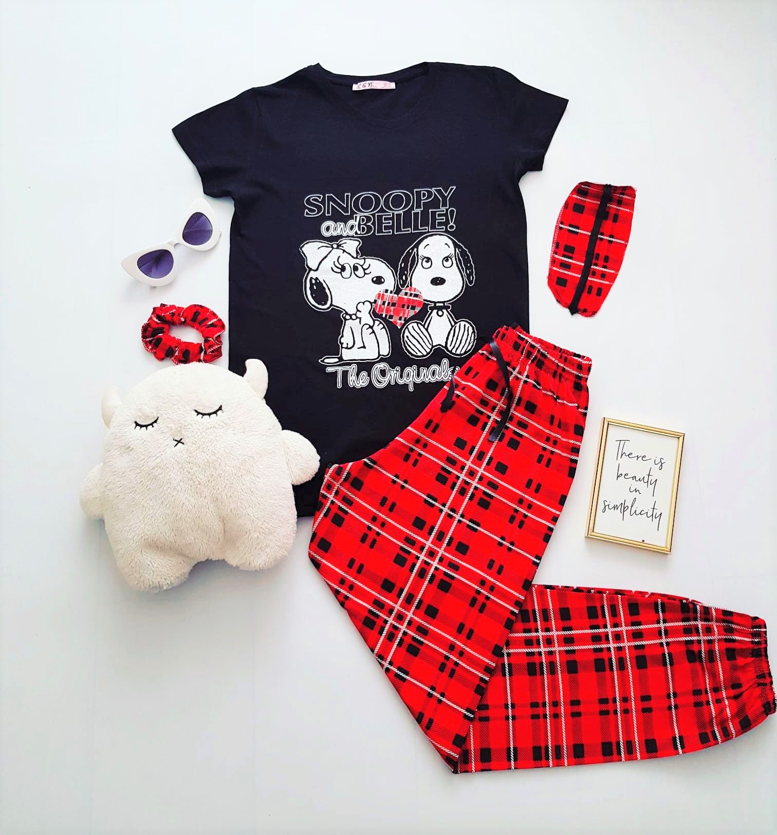 Pijama dama cu imprimeu Snoopy & Belle de culoare neagra cu rosu